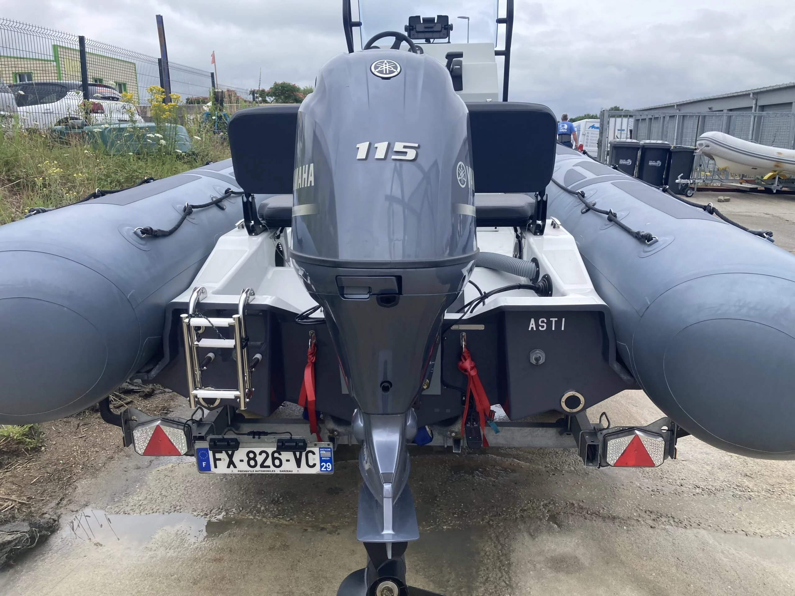 ZODIAC PRO 5.5 NEO + MOTEUR F115 BETL YAMAHA – Image 6
