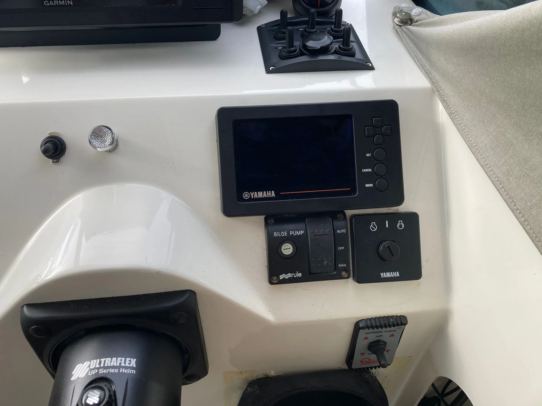 OCQUETEAU 615 TIMONIER + MOTEUR F115 BETL YAMAHA – Image 10