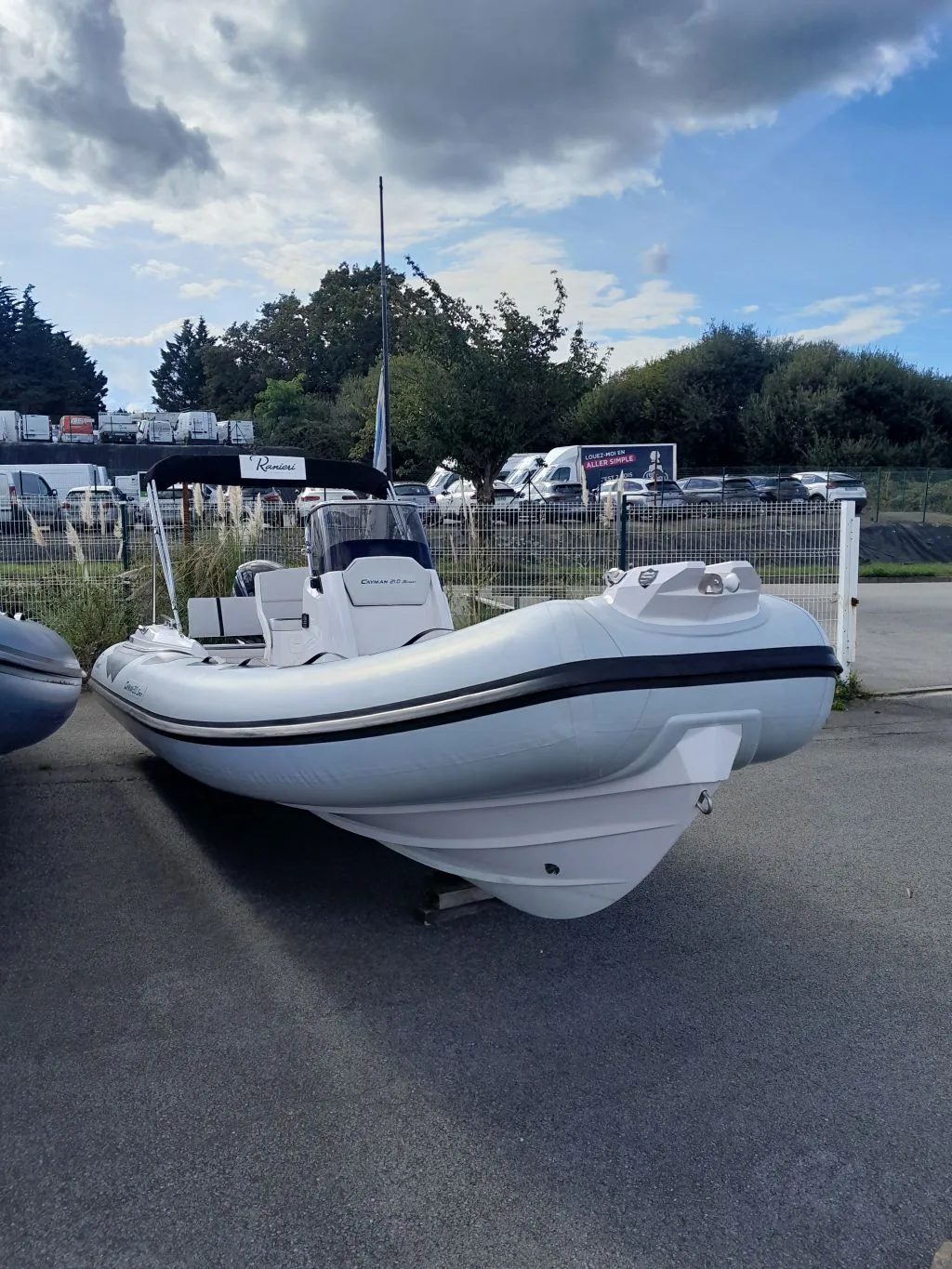 SEMI-RIGIDE RANIERI CAYMAN 21.0 SPORT + MOTEUR 115 CV EFI MERCURY – Image 2