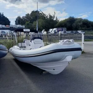 SEMI-RIGIDE RANIERI CAYMAN 21.0 SPORT + MOTEUR 115 CV EFI MERCURY