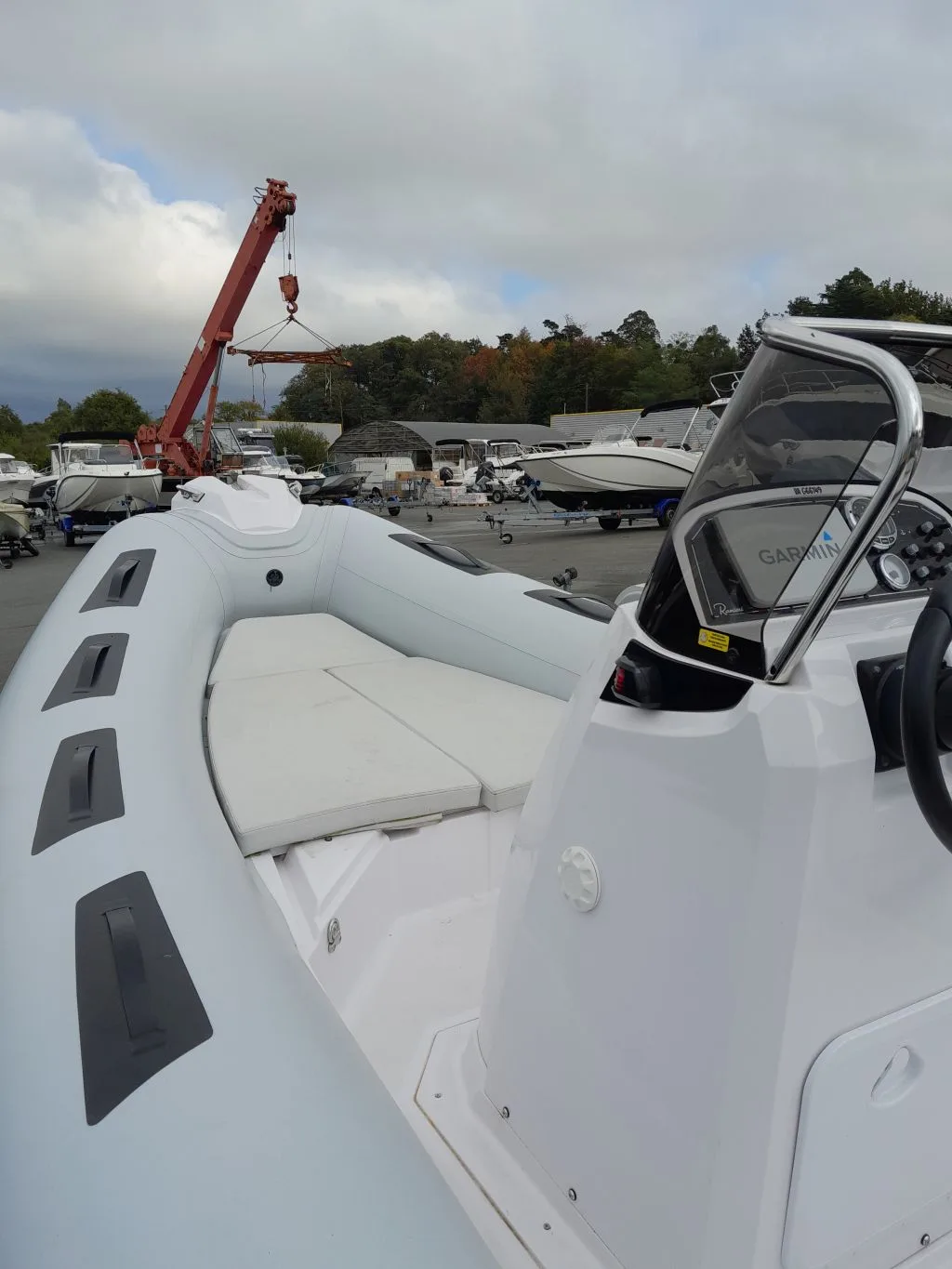 SEMI-RIGIDE RANIERI CAYMAN 21.0 SPORT + MOTEUR 115 CV EFI MERCURY – Image 3