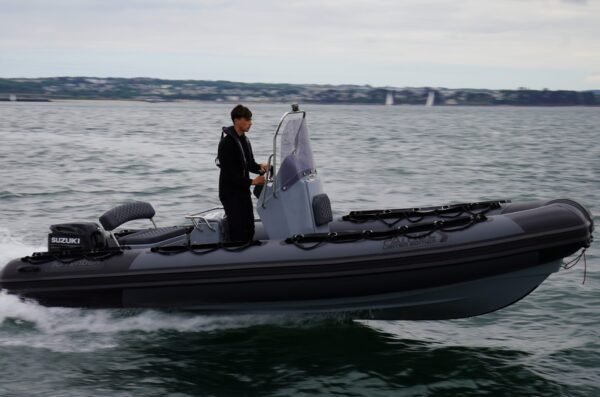 3D TENDER PATROL 600 + MOTEUR BF100 HONDA