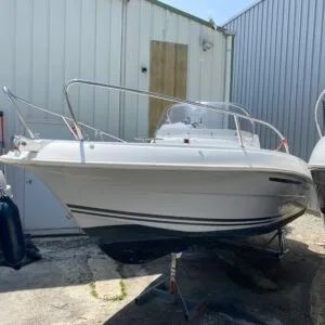 JEANNEAU CAP CAMARAT 5.5CC STYLE + MOTEUR F100 YAMAHA