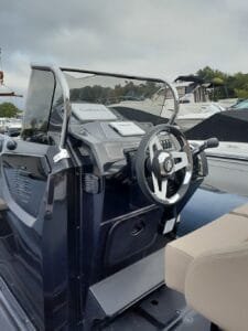 SEMI-RIGIDE RANIERI CAYMAN 26 SPORT + MOTEUR F225 MERCURY - Image 6