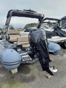 SEMI-RIGIDE RANIERI CAYMAN 26 SPORT + MOTEUR F225 MERCURY - Image 10